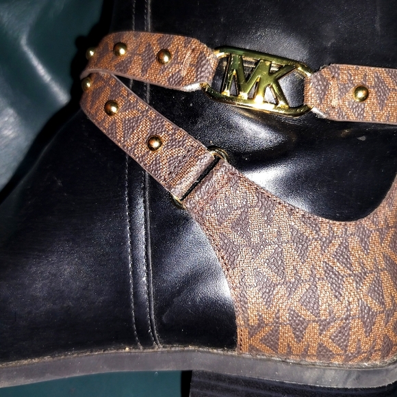 Michael Kors knee high boots size 11M. They are black with the MK EMBLEM - Picture 1 of 6